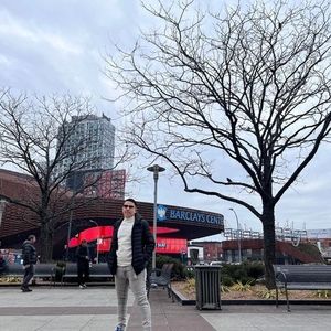 Meet your Posher, Douglas